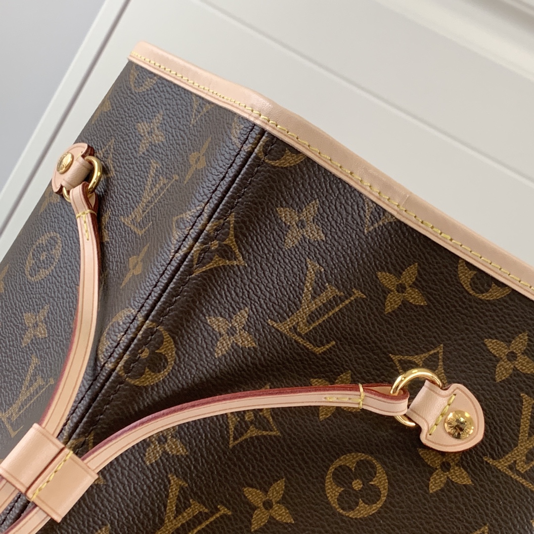 Louis Vuitton Shopping Bags